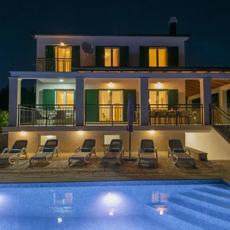 Stunning In Glavina Donja Holiday home *