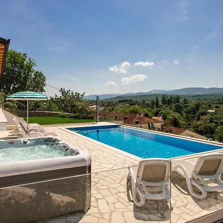 Stunning In Glavina Donja Holiday home Donji Prolozac