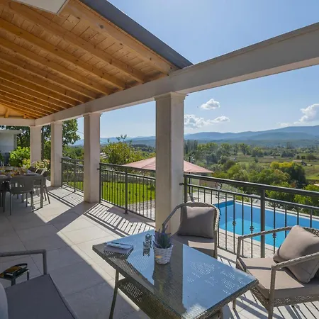 Holiday home Stunning In Glavina Donja Donji Prolozac